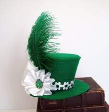 Emerald Green Felt Mini Top Hat White Satin Flower With Etsy Mini Top Hat Hard Headbands Headband Wrap