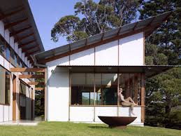Dunn Hillam S Dogtrot House Centres Around An Open Air Corridor
