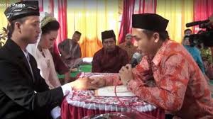 We did not find results for: Saat Akad Nikah Lelaki Ini Kerepotan Baca Ijab Kabul