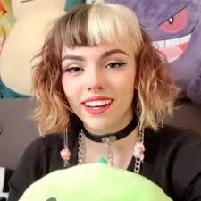 Emma Langevin's Instagram, Twitter & Facebook