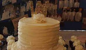 Search by wedding cake bakery name. Bellaroca Cakes Wedding Cake Lawrence Ks Weddingwire