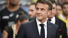 Top 14: Emmanuel Macron boit une bière cul sec dans les ...