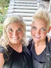 Amber Farkas's Instagram, Twitter & Facebook