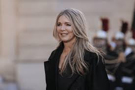 Jun 26, 2021 · hélène rollès (les mystères de l'amour) se confie sur sa relation avec patrick puydebat : Helene Rolles Star En Chine Videos News Levif Weekend