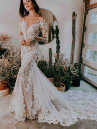Mermaid silhouettes are particularly suitable for brides with hourglass, inverted triangle, or rectangular body shapes. Trumpet Vs Mermaid Wedding Dresses What S The Difference