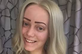 Historia modelki o jej próbie samobójczej. Dziewczyna chce pomóc innym  chorym