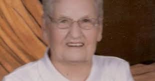 Evelyn Snell's Instagram, Twitter & Facebook