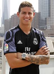 El cuadro blanco utilizó una gran campaña publicitaria para promocionar su camiseta, la cual ya ha sido comprada en la tienda del club por varios aficionados. Real Madrid Showcase Their New Third Kit In New York City As Com