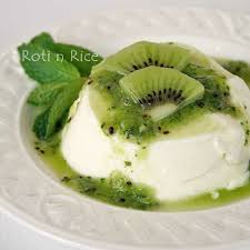 2) campurkan krim,gula dan esen vanila di dalam kuali leper.didihkan atas api sederhana sehingga gula larut.tutup api. Lemongrass Panna Cotta With Kiwi Mint Sauce Roti N Rice Recipes Panna Cotta Mint Sauce Sweet Soup