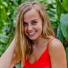 Ellie Armstrong's Instagram, Twitter & Facebook