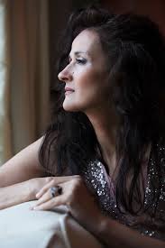 Jazz singer, songwriter Souter brings it in black and white