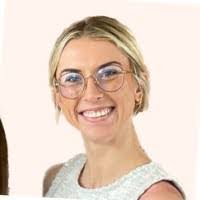 Emily Hipp's Instagram, Twitter & Facebook