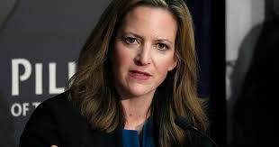 Michigan Gov. Whitmer pardons turkey named "Aidan Cluckinson"