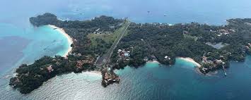 The roads on contadora have been laid with tar macadam. Libertado507 Simply Free By Luckxus