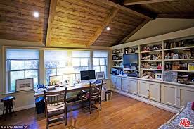 Elizabeth Banks Buys New Home Home New Homes House