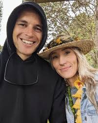 Sarah Sparks's Instagram, Twitter & Facebook