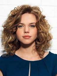 Wavy short haircuts are extremely in trends lately so we have rounded up the images of 30 best wavy short hair that you will love immediately! Haircut Styles For Thick Curly Hair Folade