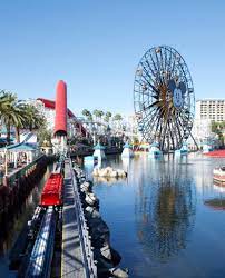 Disneyland Crowd Tracker Is It Packed Real Time Crowd Tracking Isitpacked Com Disneyland Crowds Disneyland California Travel