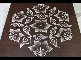 Beautiful Flower Kolam With Colors For Pongal Sankranti Muggulu Simple And Easy Rangol Simple Flower Design Free Hand Rangoli Design Rangoli Border Designs