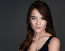 Kirsten Tate's Instagram, Twitter & Facebook