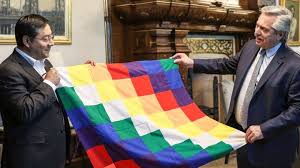 El gobierno de mauricio macri reconoció ayer como referencia de autoridad en bolivia a la senadora jeanine áñez ante la renuncia de evo morales, aunque por ahora no la considera la presidenta. Bolivia Denuncio Que Mauricio Macri Envio Material Belico Para Impulsar La Caida De Evo Morales Y Alberto Fernandez Mando Una Carta De Disculpas Tn