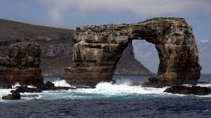 May 19, 2021 · famed darwin's arch in galapagos takes new shape scientists are blaming erosion for the loss of the top of the rock formation. Galapagos Islands The Iconic Darwin Arch Collapsed Due To Natural Erosion Zyri