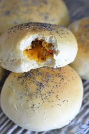 Des Buns Moelleux Et Farcis Avec Une Garniture Bien Epicee Qui Ne Craquerais Pas C Est Une Recette Que J Ai Prise S Recette Recettes De Cuisine Recette Buns