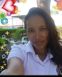 Ella es Carol de Olson( 99 años ) , la esposa de mi Primer Pastor Juan Olson(QEPD)  en la Iglesia Evangélica Libre Emanuel ( SAN Blas ) fueron misioneros  norteamericanos que dieron