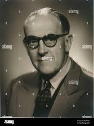 1885 1944 hi-res stock photography and images