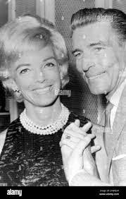 Mary Bellows's Instagram, Twitter & Facebook