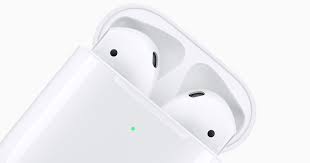 The old earbuds used a ubiquitously round shape and speaker while the new earpods have a more distinct, ergonomic shape that fit the ear canals in a. Deine Airpods Und Airpods Pro Verbinden Und Verwenden Apple Support