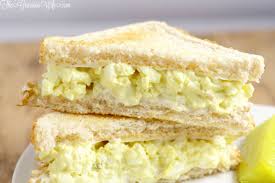 This Easy Classic Egg Salad Recipe Is A Creamy Cool Delight That S Great For Sandwiches For An Eas Classic Egg Salad Recipe Classic Egg Salad Egg Salad Recipe
