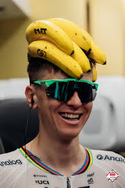 APOYAMOS A RICHARD CARAPAZ Y AL DEPORTE ECUATORIANO