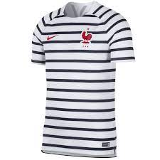 This football jersey combines speed, style and performance whether you're playing on the pitch or cheering from the stands. France Pre Match Training Shirt World Cup 2018 19 Nike