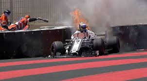 Een cv (curriculum vitae) bestaat vooral uit het netjes opsommen van de levensloop, waarbij wordt begonnen met de laatste baan of functie. Gecrashte F1 Bolide Vliegt In Brand In Frankrijk Hamilton S Het Nieuwsblad Mobile