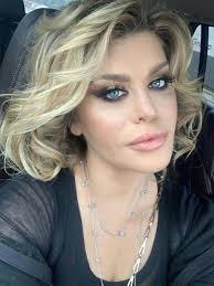 Loredana groza, o nouă operație estetică: Loredana Groza Baia Mare Ne Vedem In Curand La Zilele Facebook