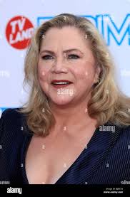 Kathleen turner afi life achievement hi-res stock photography and images