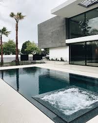 Jun 28, 2021 · benh mi plays on chef benjamin murray's name and the iconic vietnamese sandwich, the bánhmi. Saory Cardoso Saorycardoso Fotos E Videos Do Instagram Modern Pools Pool Houses Luxury Swimming Pools