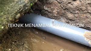 Cara melepas sambungan lem pipa pvc. Teknik Menambal Pipa Paralon Bocor Youtube