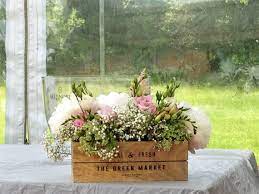 composition boite en bois rectangulaire vintage centre de table fleurs fleurs mariage chez fleur