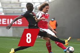 U15 évoluant en district, sénior a évoluant en r2 et sénior b évoluant en district. Les Tops Flops De Reims Rennes Serhou Guirassy En Sauveur L Equipe