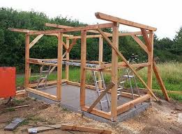 Mit Dem Fertigen Standerwerk Steht Das Grundgerust C Hendrik Jabs Gartenhaus Selber Bauen Gartenhaus Bauen Gartenhaus