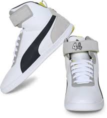 Durchgenähte schuhe entstehen daher heute im hause melvin & hamilton, die im outlet zu sehen sind. Lewis Hamilton Puma F1 Shoes