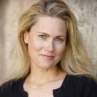 Shana Carr's Instagram, Twitter & Facebook