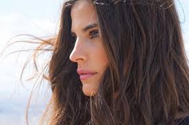 Το ευτυχές γεγονός αποκάλυψε ο παρουσιαστής με μία ανάρτηση στο instagram. Einai Epishmo Pantreyetai H Xristina Mpompa Me To Sakh Tanimanidh Marie Claire O Ti Exei Shmasia Gia Tis Gynaikes