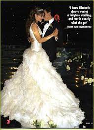 Elizabeth Hurley Wedding Dress Fashion On Rock Elizabeth Hurley S Weeding Celebrity Wedding Dresses Celebrity Wedding Photos Celebrity Bride