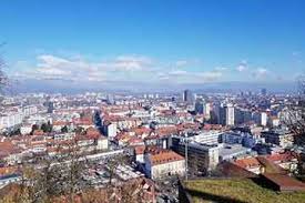 Un voyage simple à organiser qui vous fera découvrir une slovénie aussi belle qu'authentique. après une première vie professionnelle chez peugeot slovénie en marketing, je décide de tourner la page pour écrire. Destination Ljubljana Avec L Assurance Voyage Slovenie Avi International