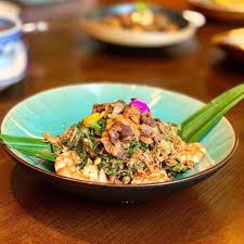 Masakan ini dimasak menggunakan campuran beras biasa dan pulut dan campuran santan kelapa dan rempah ratus. Indulge In World Class Malay Cuisine At De Wan 1958 By Chef Wan