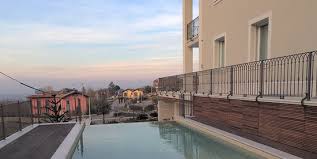 The artist plays with the transparency of wire mesh to transcend the spatiotemporal dimension and narrate a dialogue between art and the world, a visual synthesis revealed. Villa Vitae Prices Condominium Reviews Castiglione Falletto Italy Tripadvisor