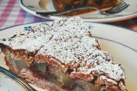 A dire il vero lo vedrei bene anche sul tavolo delle feste di natale, dato che è fatto con marmellata di castagne e marron glacé e non avete bisogno direttamente delle castagne. Crostata Con Farina Di Castagne Nocciole Pere E Cioccolato Il Gusto Di Andre